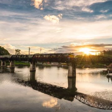 曼谷出发北碧二战历史日游：死亡铁路、地狱之火通道与桂河