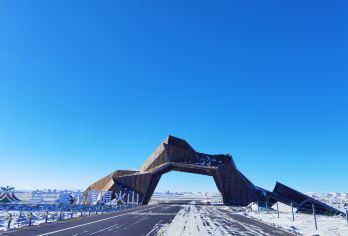 涝利海+乌兰哈达火山一日游|熔岩秘境、乌兰哈达火山探险一日游【|2-6人精品小团|24H管家服务|免费上门接送|0推费|纯玩】