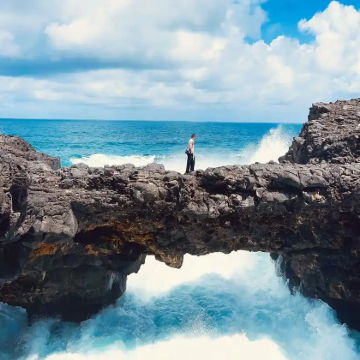 毛里求斯鹿洞火山口+圣水湖+大浪湾+自然桥包车一日游