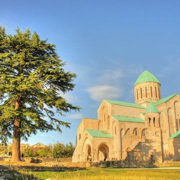 库塔伊西国立历史博物馆+巴格拉特主教座堂一日游包车