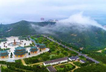 南山大佛+中华历史文化园+月亮湾一日（潍坊各地集合上车）【漫步在中华历史文化园之中，你不仅可以-天走过五千年”，领略中华历史的演化进程，还能身临其境的体验历史】