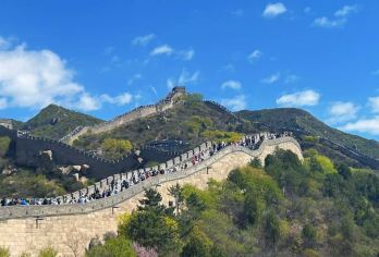 慕田峪长城市区往返大巴+舒适座席 + 随车导游精讲【[品质保证]:趣味纯玩，无购物，臻享纯玩团】