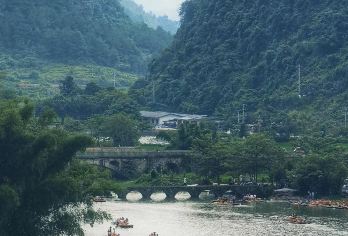 广西百色锦绣古镇+鹅泉风景区+旧州景区包车一日游可英文服务【可提供英文及小语种导游服务-往返接送-可选导游-可代订门票】