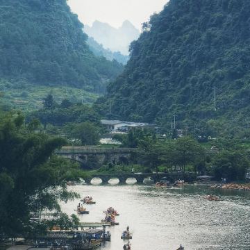 广西百色锦绣古镇+鹅泉风景区+旧州景区包车一日游可中英文服务