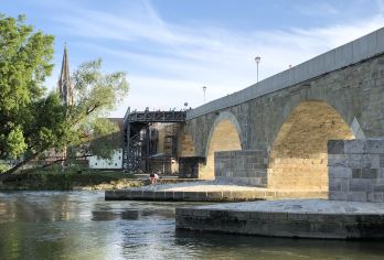 石桥+雷根斯堡主教座堂+自选一项包车一日【精品包车，私享空间，上门接送，轻松出行】