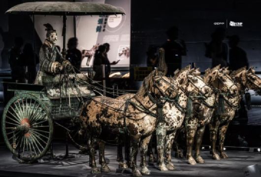 兵马俑+华清宫+丽山园+西安事变 东线一日活动【亲临“世界第八大奇迹”兵马俑，感受秦始皇地下军团的震撼阵容】