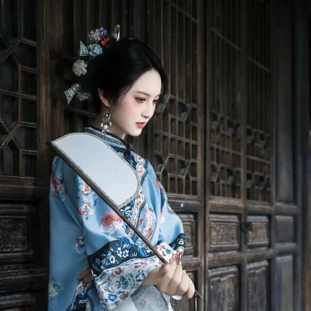 厦门旅拍【厦门三条簪/三把刀+妆造服装+底片全送+精修9张·个人写真】线路推荐【携程玩乐】