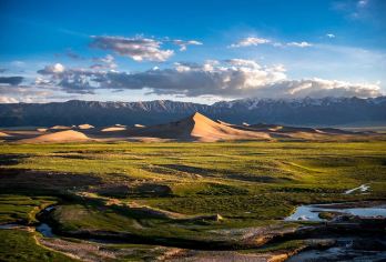 【雅丹魔鬼城-敦煌一日游】 玉门关+西千佛洞+鸣沙山月牙泉【景点顺序可调可定制】