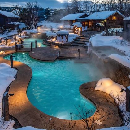 多伦多出发定制包车一日游：蓝山度假村+蓝山滑雪场+悬崖公园