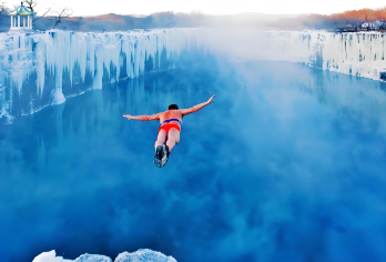 镜泊湖风景区冬季专车一日游【2-6人精品小团】【VIP精品包车游，市区内专车接送，约定出行时间和地点，出行自由自在，舒适轻松，】