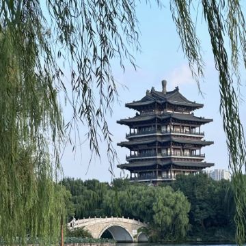 【错峰特惠•赠游船】济南趵突泉+大明湖+千佛山一日游