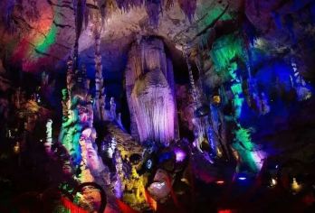 【俯瞰长江第一拐-容万人洞，不一样的视角】巫峡口景区+无源洞【中文司机】