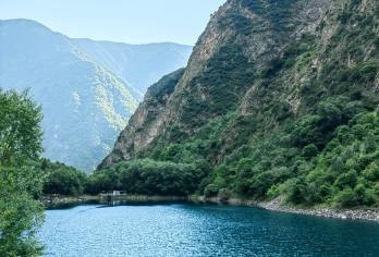 松坪沟休闲徒步一日【雪山、森林、海子、湖泊、古城】