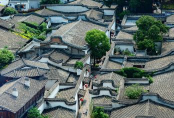 福州Citywalk一日游【三坊七巷+上下杭+水上巴士含票】【[上门接送]福州三环内免费上门接送，15人轻奢小团，城市漫步打卡老福州，看一砖一瓦的千年情~】