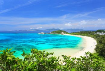 冲绳渡嘉敷岛一日游 慢船  可追加浮潜寻海龟（中文教练讲解）【渡嘉敷島位于慶良間諸島的东端，被称为慶良間蓝的美丽海水透明度极高，是潜水者的天堂！高速船仅需40分钟】