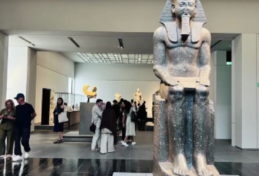 迪拜市区-经典网红景点打卡-可阿联酋/阿布扎比周边包车-精选【包车一日游，解锁旅行新方式！独立车辆配备经验丰富的老司机，为您量身打造专属行程。】