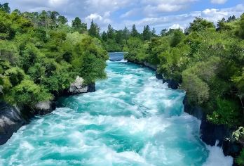 北岛经典*蓝泉+地热+胡卡+陶波湖：奥克兰包车一日游不含票【行程灵活自由，方便游玩，路线可按实际情况及时更改。】