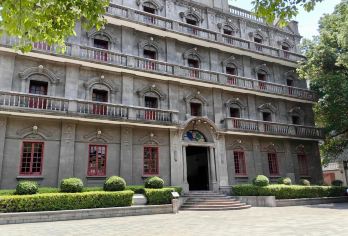 【金牌说】八一起义纪念馆讲解 大咖讲师 90分钟 精品小团【[金牌导游讲师团]他们博古通今，幽默睿智，善于挖掘文物背后的故事，用有趣的方式带您领略明清风采；】