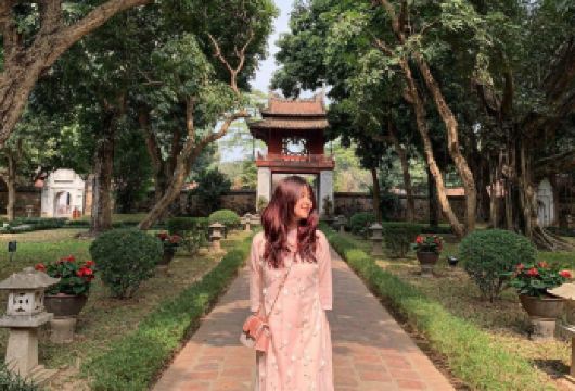 河内城市观光|胡志明纪念堂、镇国寺、文庙、火炉监狱【探索河内标志性的文化与历史地标 品尝地道午餐，体验全日游，享受河内老城区便捷的接送服务 开启一段融合宗教圣地、古老建筑与迷人的越南民族学博物馆的深度之旅。】