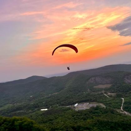 江苏连云港滑翔伞【预约优先安排+专业教练一对一】