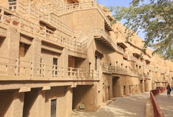 敦煌莫高窟+鸣沙山月牙泉1日游【私人包车/1单1团/随走随停/自由自在】