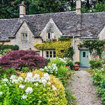 英国伦敦巴斯小镇+科茨沃尔德+罗马浴场一日游【舒适纯净】