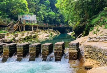 恩施地心谷景区一日游2至8人私家团/含门票+景交/纯玩不拼团【[VIP小团]专车上门接送，舒适车型当地司机】