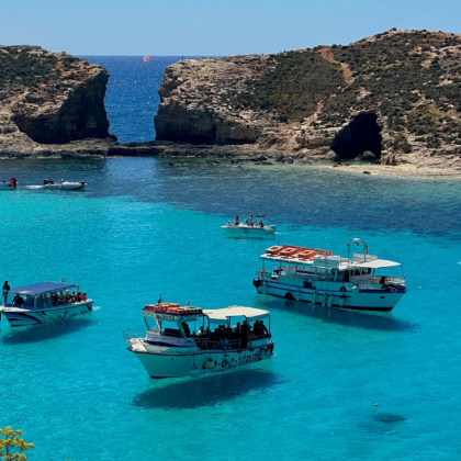 马耳他瓦莱姆迪纳 +蓝洞+老城+上巴拉卡花园+中文专车一日游