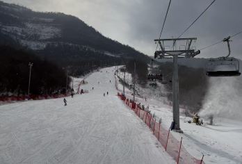 【冬日限定】西安·鳌山滑雪度假区一日游【直通车】【有多条高级道及缆车】