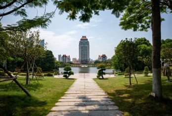 厦门大学+南普陀寺+园林植物园一日游【厦大入校，含接送】【[温馨提示]行程时间只是参考，具体以当天实际安排为准】