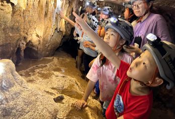 龙门水岩一日游【亲子户外探洞丨半天即可丨可选上午或下午场次】【阳朔亲子户外探洞丨感受原始喀斯特溶洞丨专业教练丨赠送户外险】