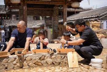 云水谣景区讲解半日游【含门票·非遗夯土体验·赠登楼】 【[非遗沉浸传承]古法夯土制心愿砖，参与万人筑楼仪式传千年文化；】