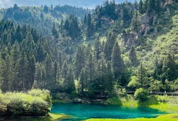 松潘牟尼沟1日游【扎嘎瀑布 可选骑马】【打卡牟尼沟扎嘎瀑布景区；可选骑马体验】