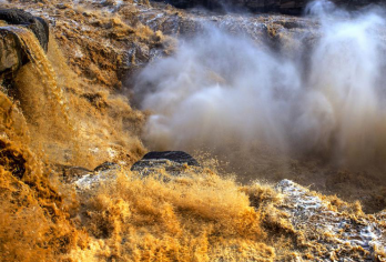 陕西黄河壶口瀑布一日游【纯玩 】 【[壶口专线]专业壶口专线，舒适大巴，专职导游，斗鼓表演，感受陕北风土人情，收获旅途的快乐！】
