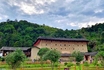 漳州出发+南靖云水谣+和贵楼+怀远楼一日游+纯玩独立包团【[专属服务]1单1车，一台车一整天只为您服务 ，不拼团告别拥挤，上门接送更省心，天天发团灵活选】