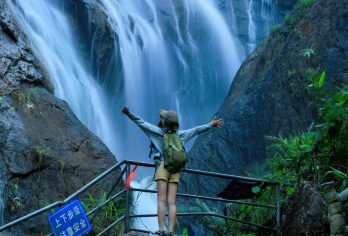 千泷沟大瀑布一日游【免门票 森林大瀑布+星溪徒步【千泷沟大瀑布落差80多米，宽度290多米，被誉称为“亚洲至宽的大瀑布”】