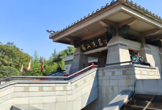 【龟山汉墓+云龙湖+丰储街+宝莲寺+戏马台】  市区内上门接【1.纯玩、无任何购物店.】