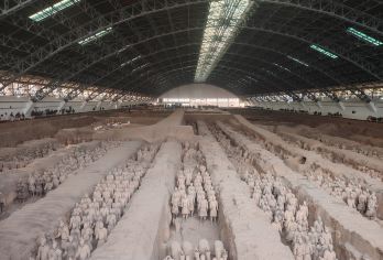 【8人小团】兵马俑+丽山园+驼铃传奇/千古情/长恨歌一日游【[出行无忧]晚出发睡到自然醒，西安三环内上门接送，自营车队统一管理，车况好保险全安全有保障！】