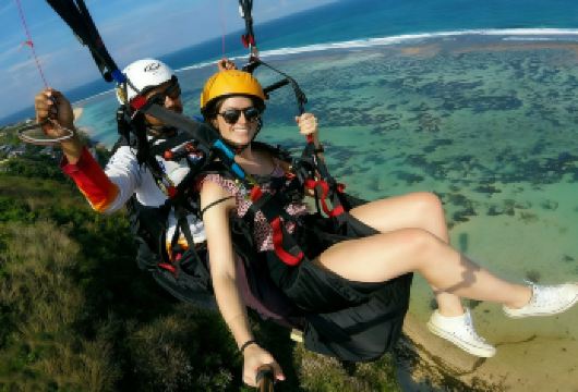 巴厘岛滑翔伞一日游【情人崖越野ATV/SPA/Malini】【[超20年老品牌基地教练，安全性价性高，记录勇敢且美好的时刻]】