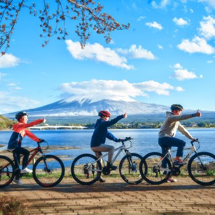 日本富士山+山中湖网红骑行+河口湖+罗森/日川时计店一日游