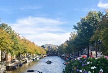 荷兰阿姆斯特丹定制包车游【中文司机+景点可调整】【专属私密，一家一团，尽享自在旅途。】