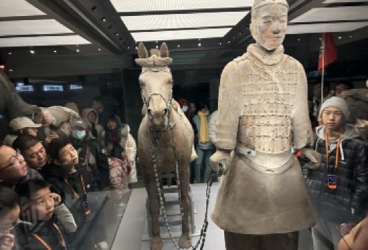 秦始皇帝陵博物院兵马俑+《西安千古情》一日游【二环内上门接】【[服务保障]优选专业资深司机为您保驾护航+二环内接早+景点浏览时间更充裕。】