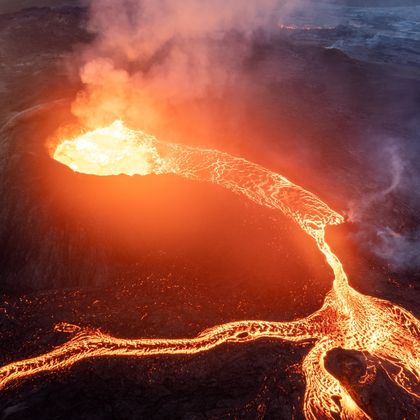 冰岛法格拉达尔火山+古纳威尔热泉一日游