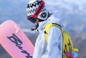 度假南山大众滑雪场一日游【滑雪新手看过来+雪板雪圈都可玩】【随车配备滑雪大神领队，玩的放心，玩的开心！】