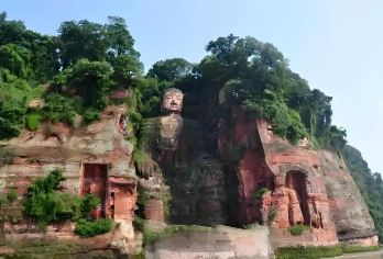 成都出发：黄龙溪古镇+乐山大佛一日游【可选英文导游|专车接送|行程可调|可定制行程】