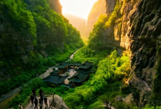 【1-8人小团纯玩】武隆天生三桥+龙水峡地缝+乌江画廊一日游【20点之后下单，请咨询客服询问车位情况，避免下单不成团】