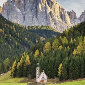 意大利米兰出发多洛米蒂富内斯山谷-圣玛格达莱娜小村一日游