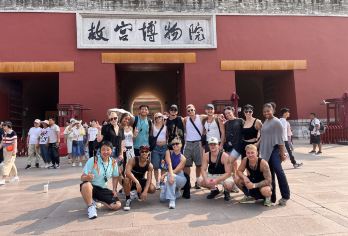 北京英语、珍宝馆讲解3H故宫含门票*英文导游深度讲解跟团游【全英语母语级老师，专业领域学者背景，提供深度的历史与文化诠释】