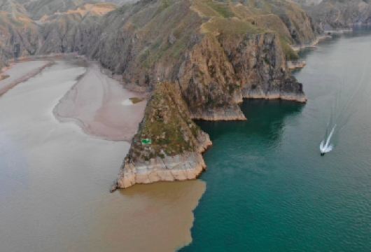 兰州旅游  水墨丹霞+黄洮交汇+炳灵寺一日游精品小团游【[精品小团]全程8人小团，全程纯玩无购物，市区酒店上门接送。】