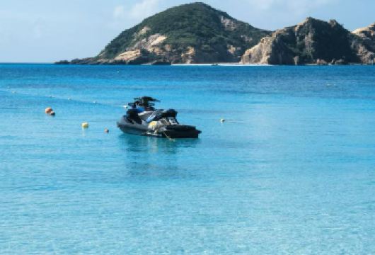 日本冲绳万座毛+琉球村一日游【景点任选/邮轮港口接送】【尊享一对一高端行程定制，豪华包车专属礼遇，专业旅行顾问24小时恭候垂询。】